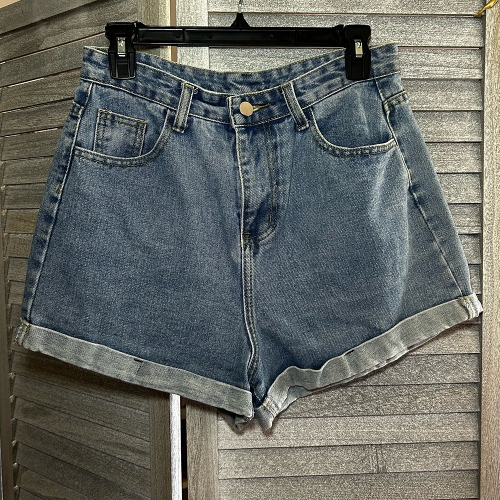 SHEIN Size Large Light Blue Denim Cuffed High Rise Shorts with Pockets Woman’s